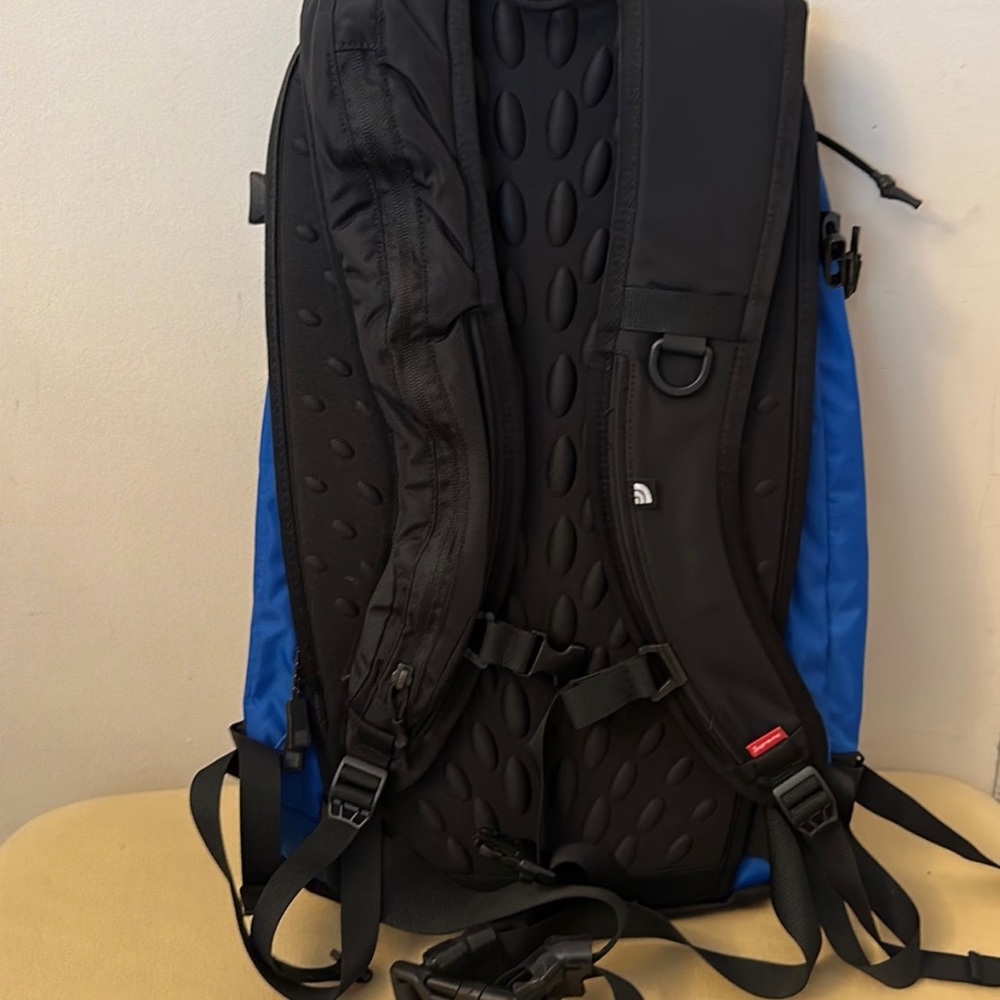 Supreme The North Face Summit Series Rescue Chugach 16 Backpack SS22 - Picture 2 of 11